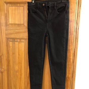 American Eagle size 2 super stretch black jeans